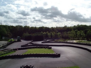  我们的户外卡丁车赛道 